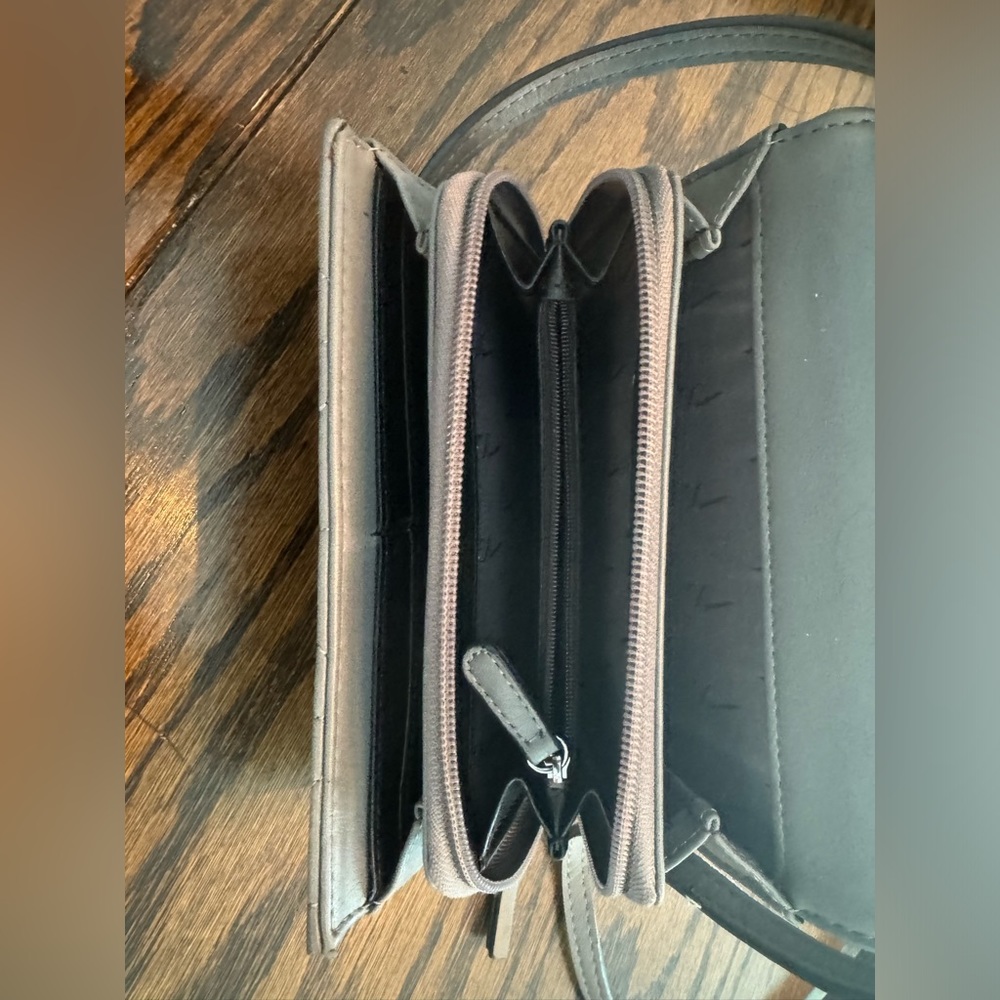 purse - Picture 2 of 2